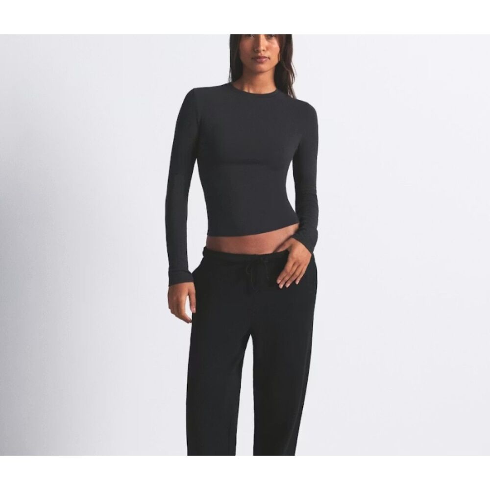 NEW SKIMS Cotton Jersey Long Sleeve Tee Small Soot Black T-Shirt NWT - Picture 3 of 5